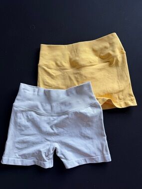 Amazon Seamless Shorts Bundle (2 Pairs) XS/S